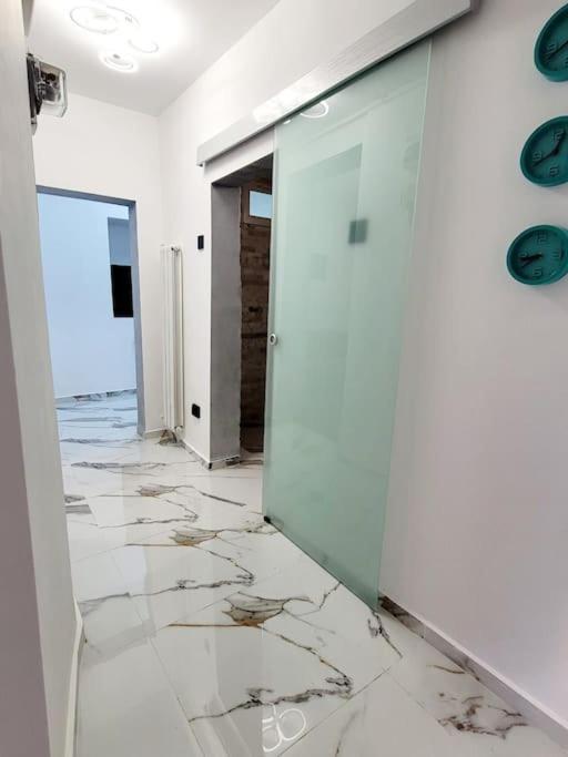 Modern Studio At Unirii Bucharest Exterior photo